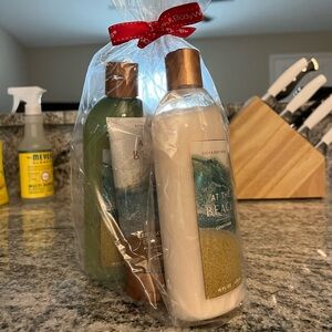 Bath & Body Works At The Beach Body gift set